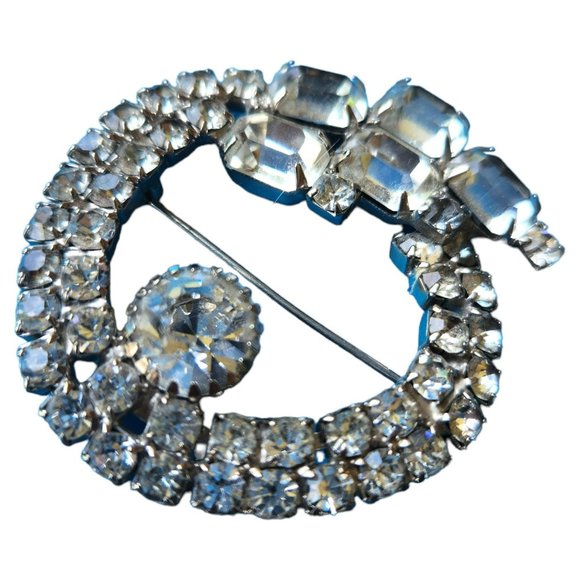 Clear Rhinestone Silvertone Brooch Prong Set 1-7/8 in. x 2 in. - Picture 4 of 8